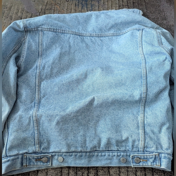 Vintage Levi's Sherpa Denim Trucker Jacket - Picture 4 of 12